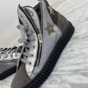 High top lace and zipper sneakers